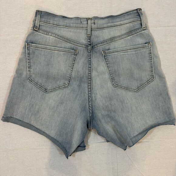 EXPRESS Women’s High Rise Hyper Stretch Light Blue Washed Out Denim Shortie Sz 6 - Picture 2 of 9